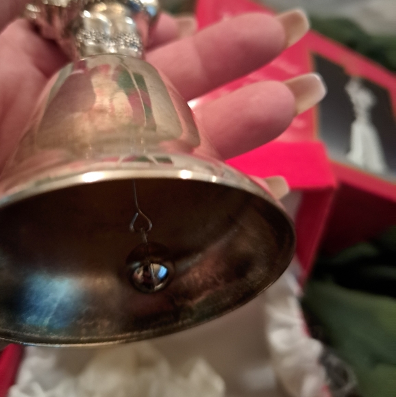 Vintage 1996 Madison Avenue 1st edition Santa Bell - Picture 8 of 11